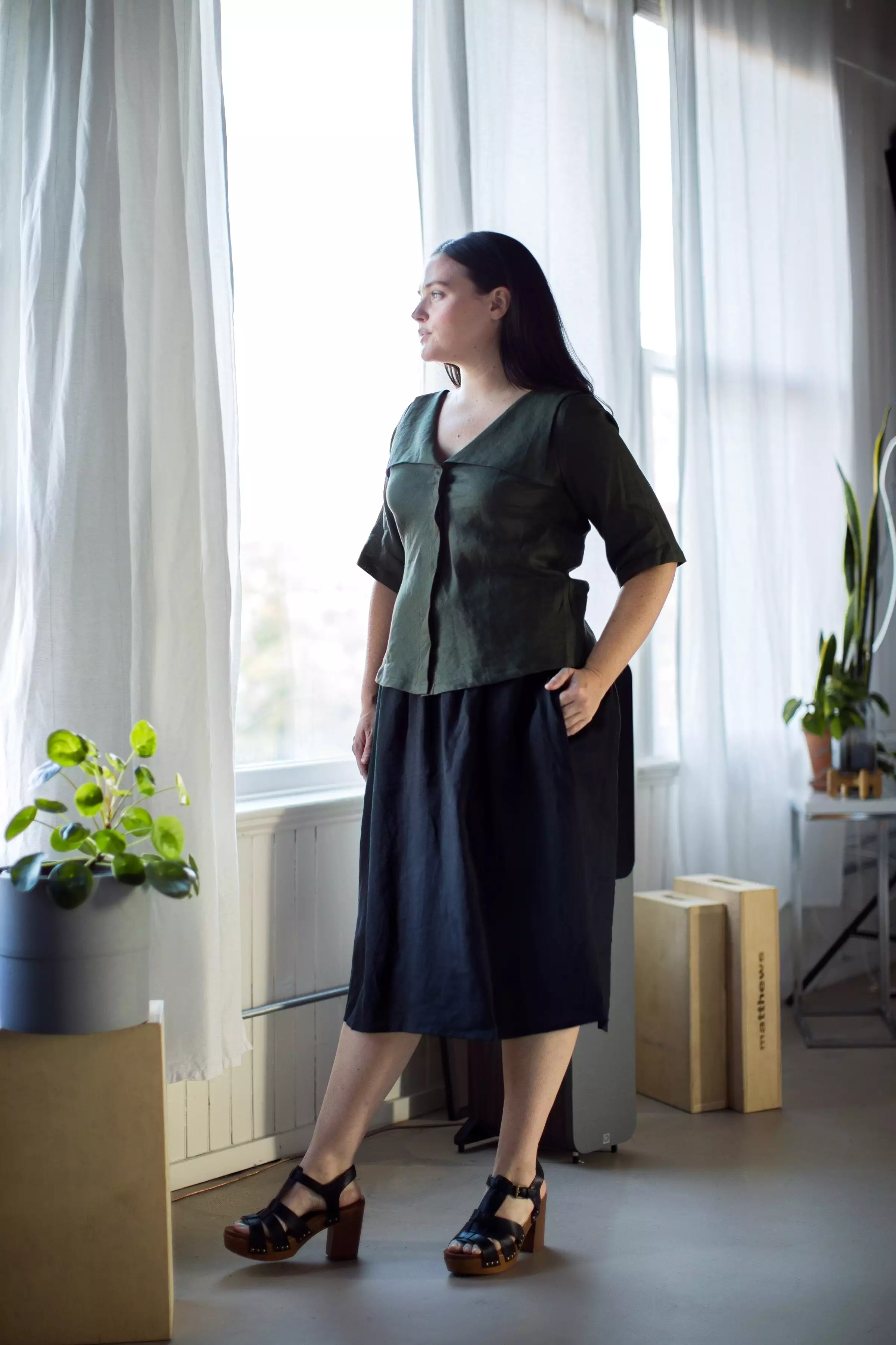 Beth Skirt / Black Linen