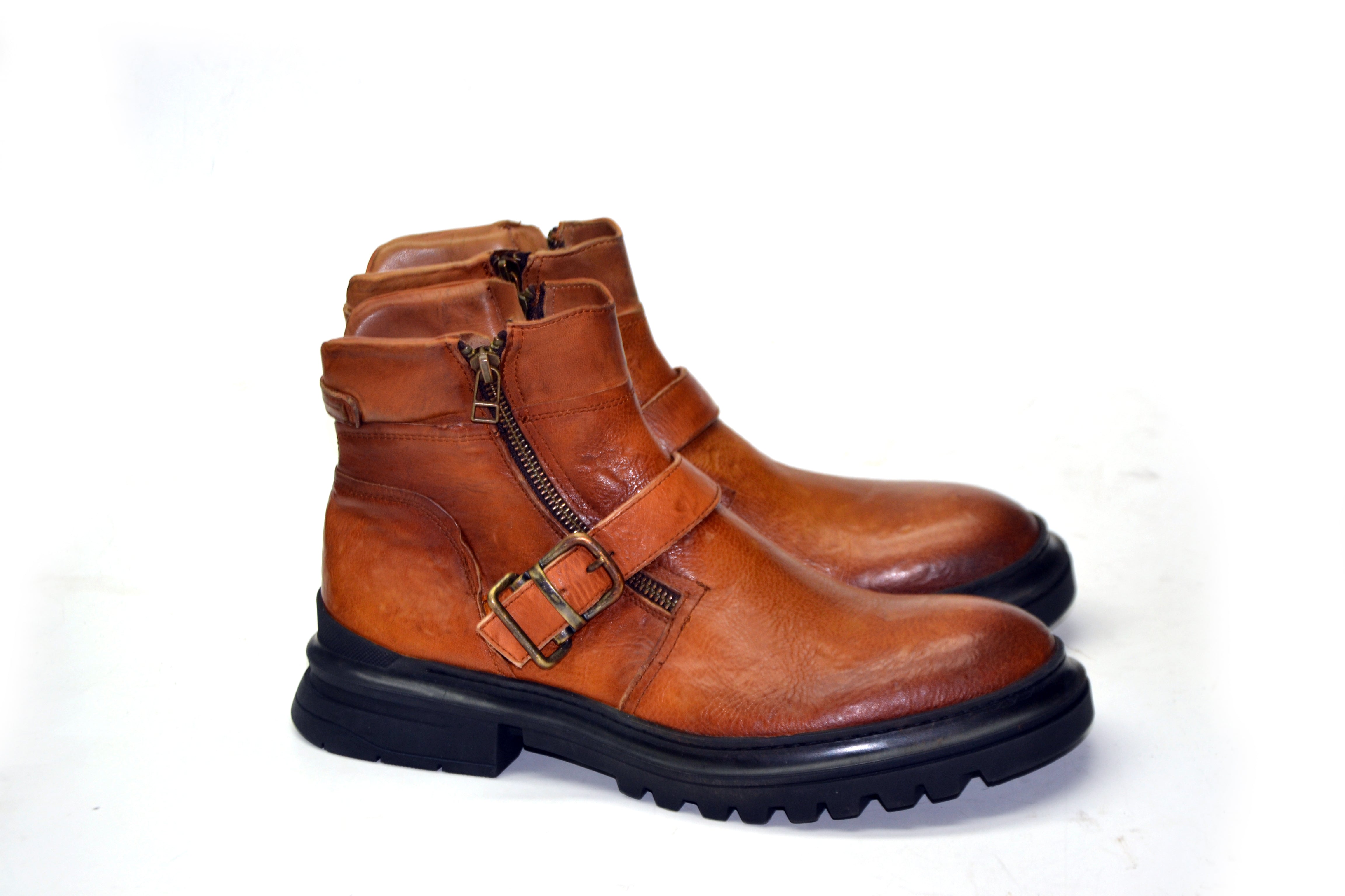 LAST PAIR 42-ST MORITZ BUCKLED NATURAL BOOTS